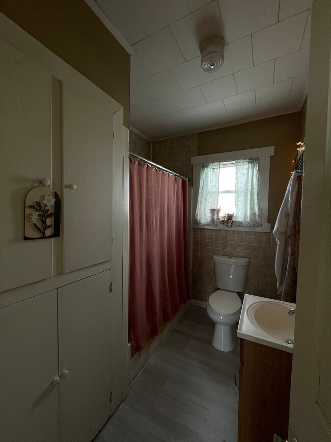 95 Summer St Unit Apt 4 Barre, VT