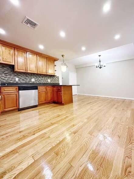 Photo - 90 George St