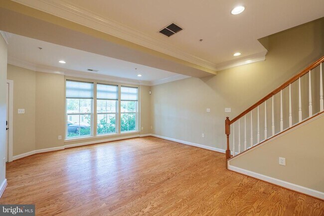 Photo - 256 Urban Avenue