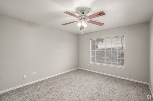 1BR, 1BA - 632SF - Bedroom