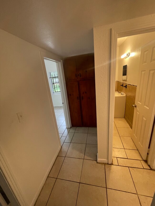 Photo - 4526 Fairview St