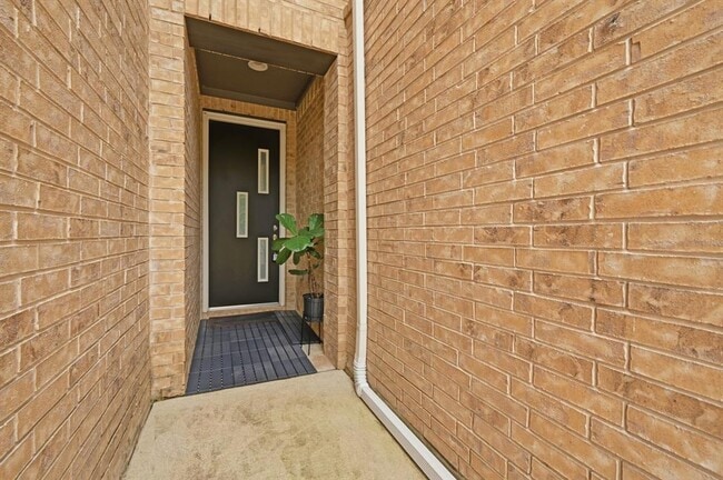 Photo - 311 Bridgeford Dr
