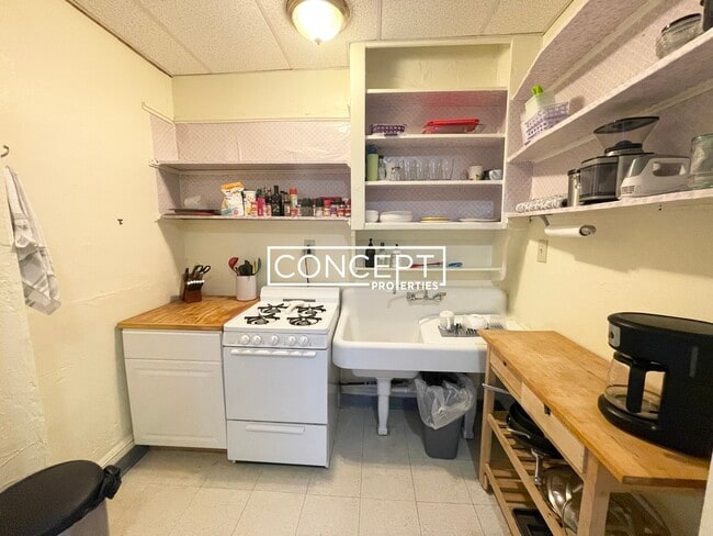 Building Photo - 24 Phillips St Unit 4CP