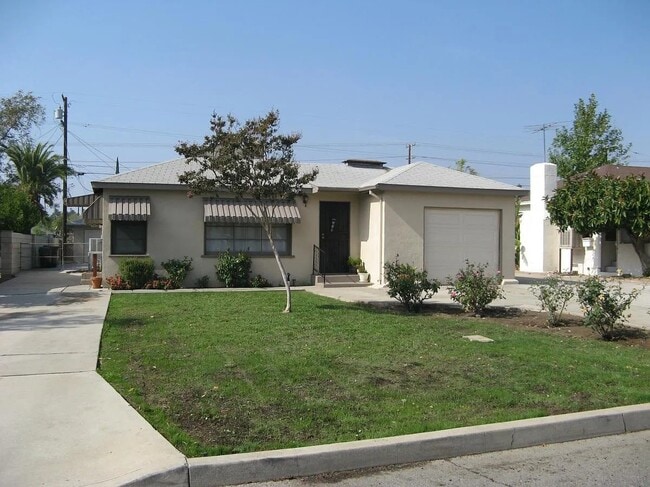 Building Photo - 8556 Kempster Ave