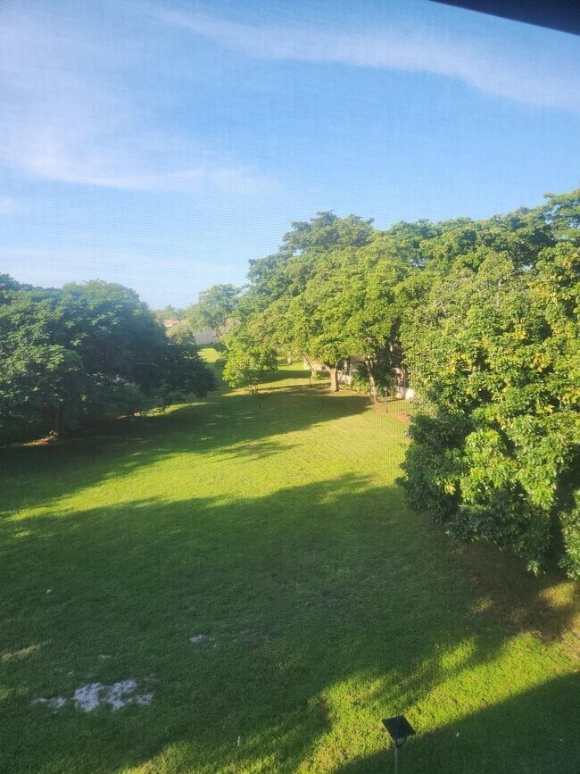 Photo - 613 S State Rd 7 Unit 3E