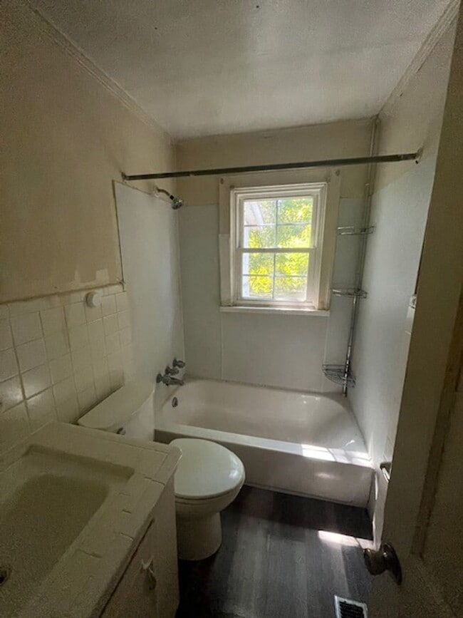 Photo - 1800 W Washington Ave