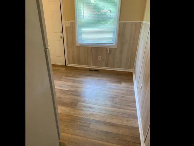 Photo - 637 Aubrey Dr