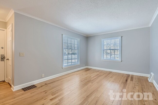 Photo - 2942 Zenith Ave N