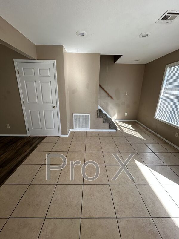 Photo - 713 E Monroe St