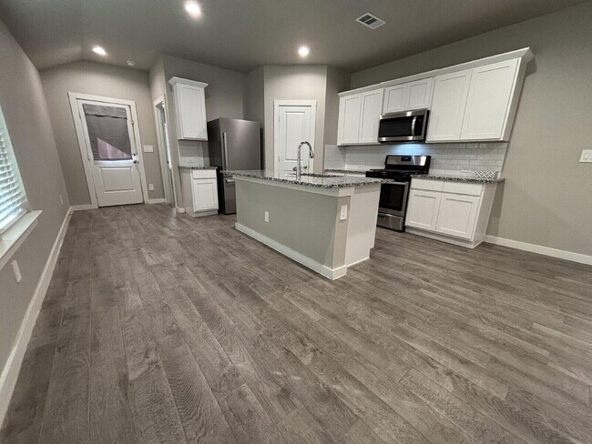 Photo - 4705 126th St