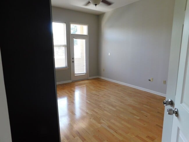 405 W 7th St
