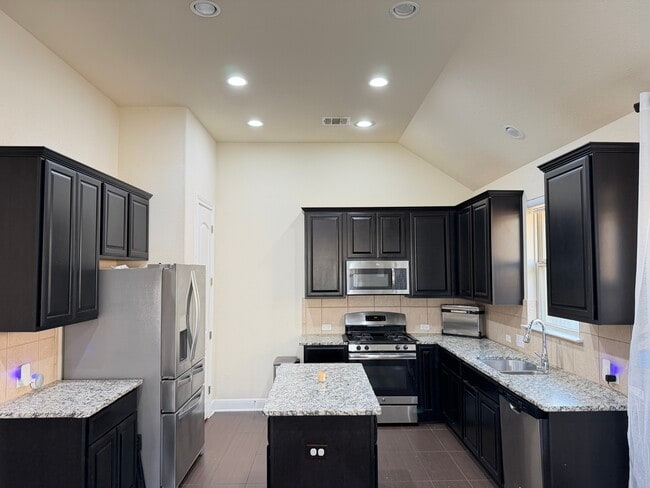 Photo - 2432 Granite Hill Dr