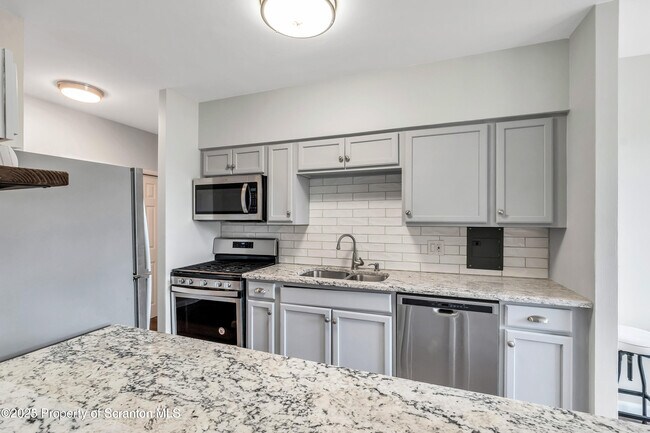 Photo - 1711 Summit Pointe