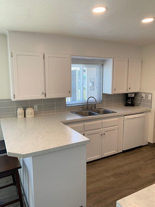 Photo - Beautifully Updated 3 Bedroom 1 Bath Home ...