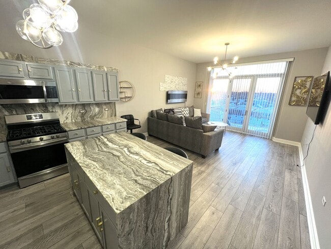 Photo - 3630 N Harlem Ave Unidad Rental411