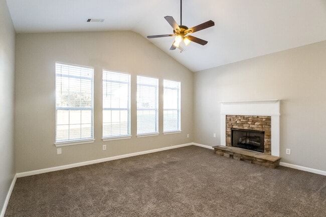 Photo - 618 Brookwater Dr