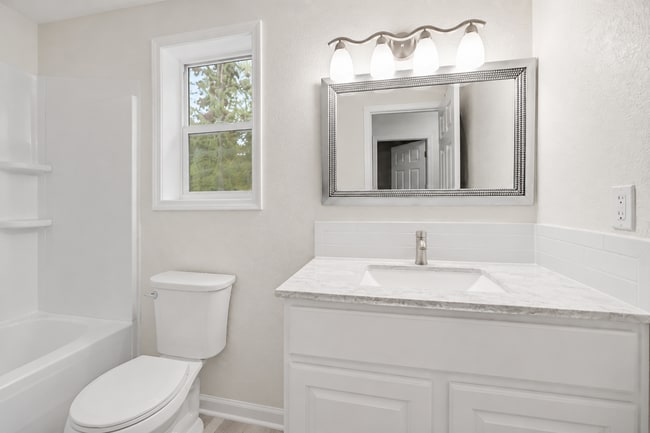 1054 W 20th Ave Unit 4