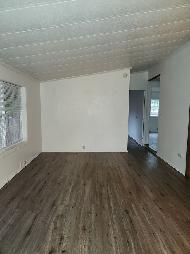 1125 2nd Ave