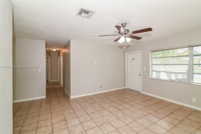 Photo - 161 NE 20th St