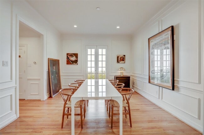 Photo - 2703 Mid Ln