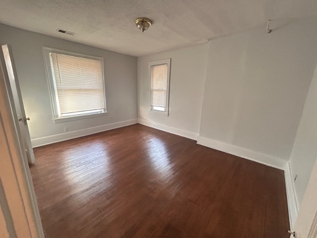 Photo - 2454 Virginia Park St