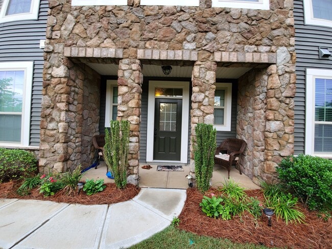 Entrada principal privada - 808 Ayrshire Ave