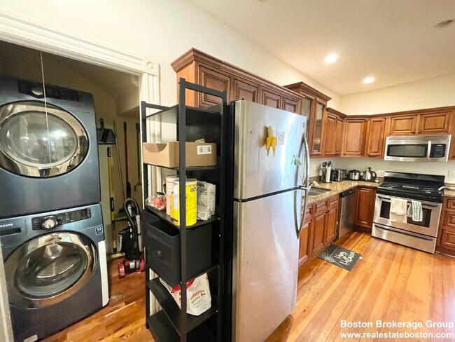 Photo - 112 Hillside St Unit 1