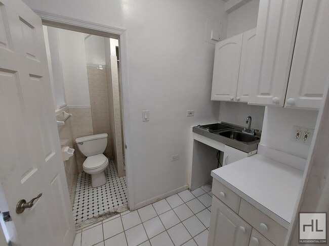 Photo - WEST 45 STREET Unit 1M