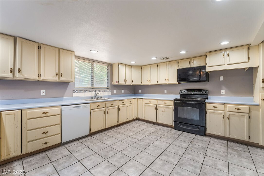 Photo - 4268 Hampshire Cir