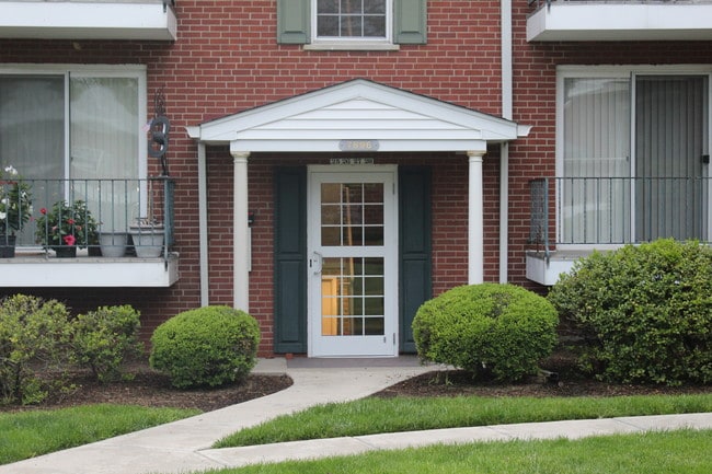 Photo - Hosbrook Manor
