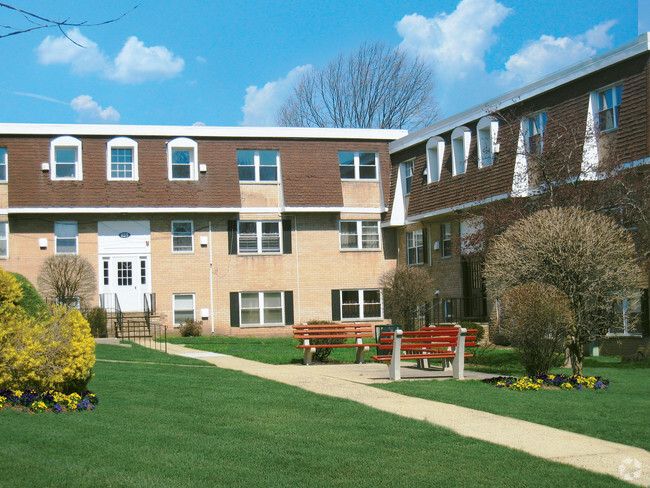 Building Photo - Green Village Apartments