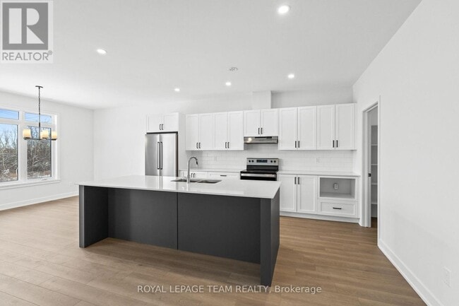 Photo - 1108 Moore St