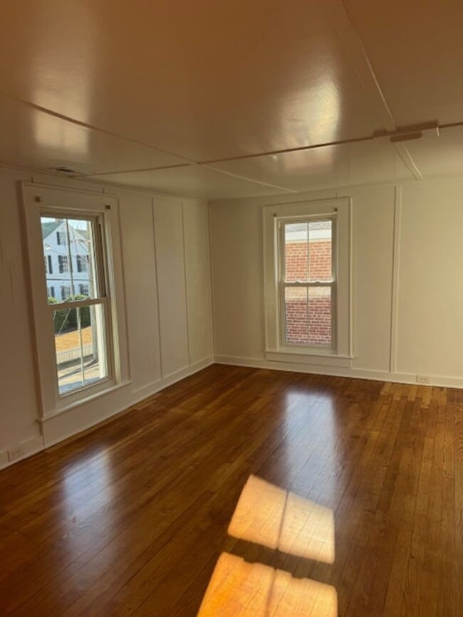 Photo - 205 Sir Walter Raleigh St Unit A