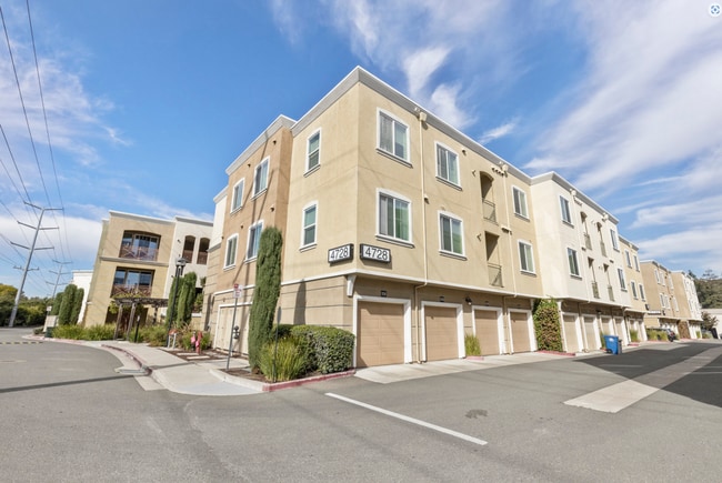 Building Photo - Amazing Newer Constructed 3br/2ba San Ramon Condo for Rent! Top Floor! Centrally Located for Conv... Unit 205