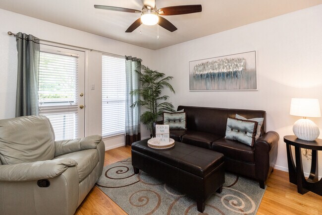 Living room - Hickory Hill