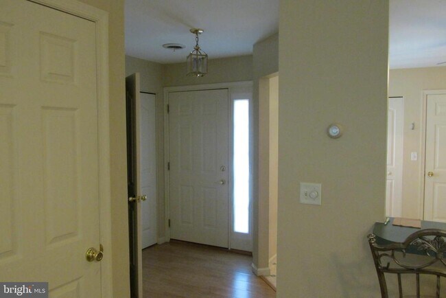 Photo - 888 Woodridge Dr