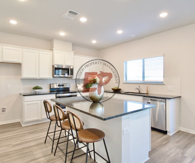 Photo - 11229 Solar St