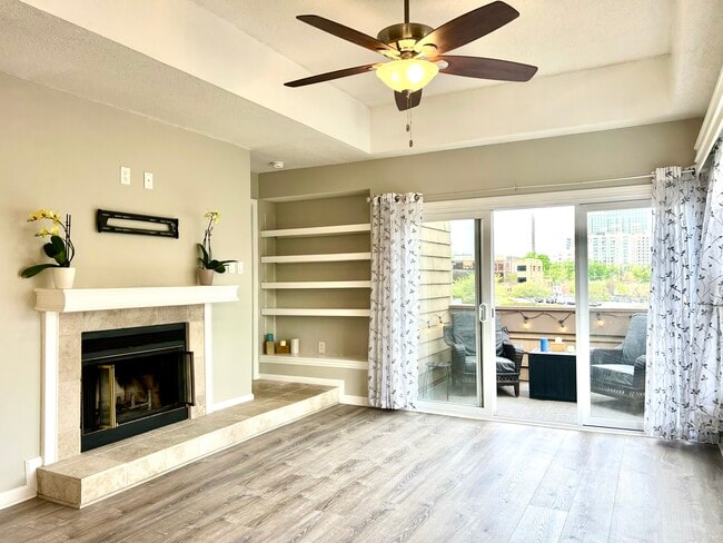 Living room - 1101 E Morehead St Unit #48