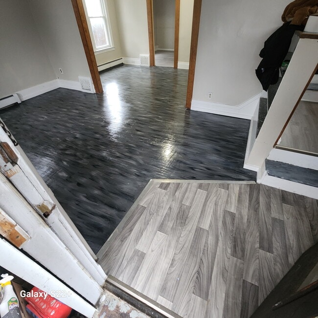 Photo - 724 Augustus Pl