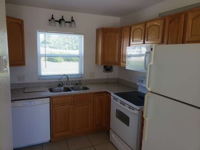 Photo - 2029 Arbuckle Creek Rd Unit Apt 4
