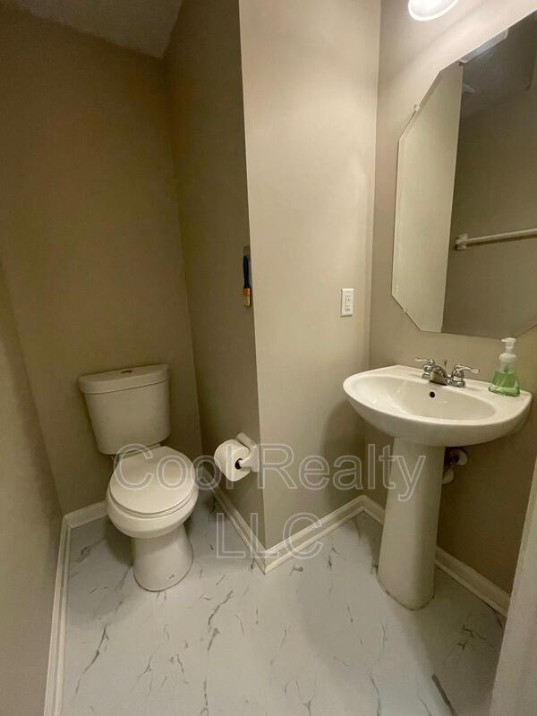 Photo - 816 Grover Ln