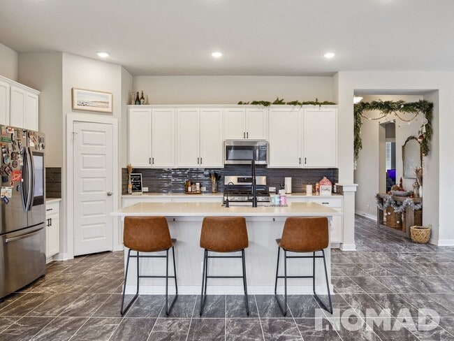 Photo - 1953 Colonial Ave