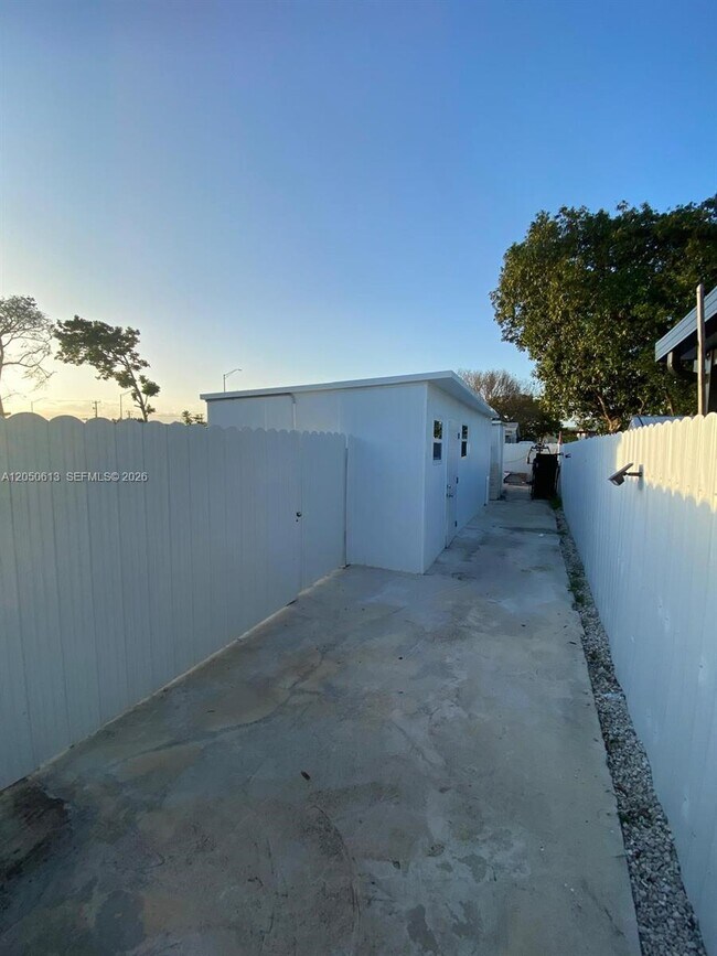 3501 NW 182nd St Unit 1