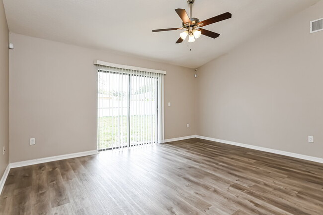 Photo - 351 Montgomery Ct