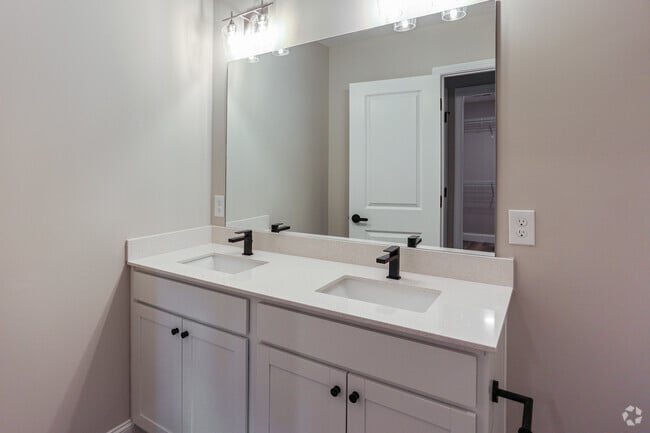 3 BR, 2.5 BA - 1,516SF