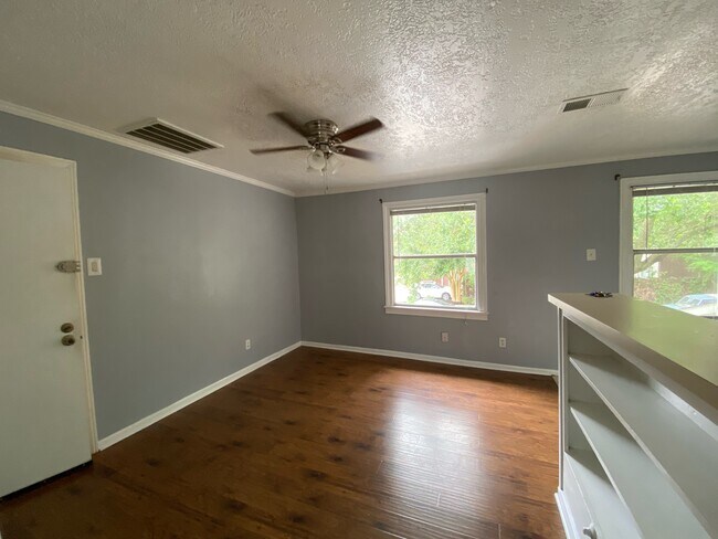Living room - 1412 Michigan St Unidad 2