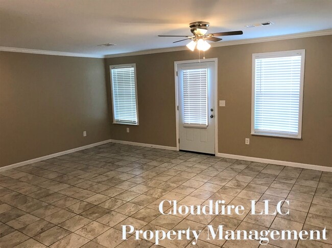 Photo - 201 James Cir