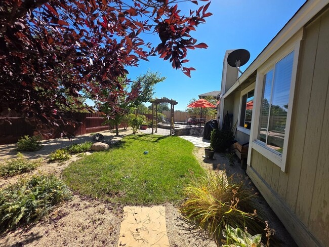 Photo - Northwest 4 bedroom, 2 bath with AMAZING V...