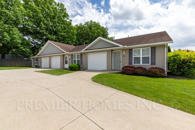 Photo - 92-92 Meadow Wood Dr Unit 76A