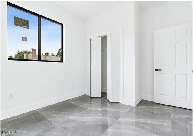 Photo - 128 Nave Ave S